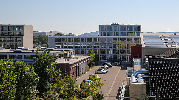 Außenansicht des Alter Schlachthof-Geländes mit Blick auf das FUX - Festigungs- und Expansionszentrum
